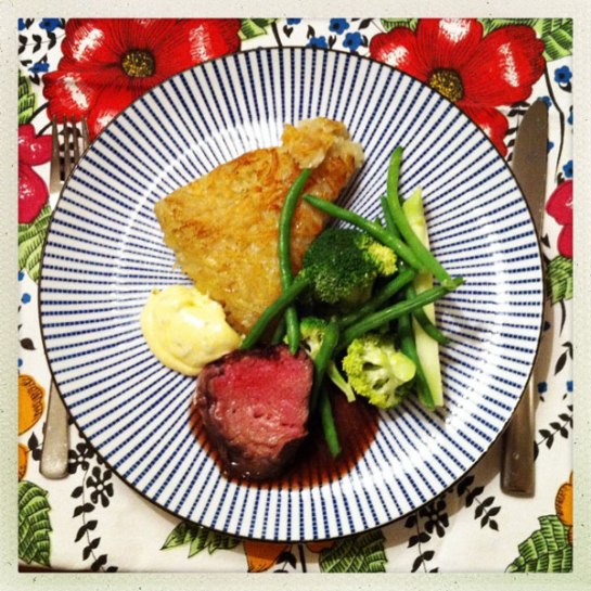 sås kött och potatis