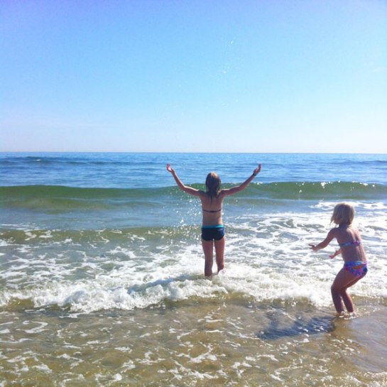 Inte för kallt för ett dopp.